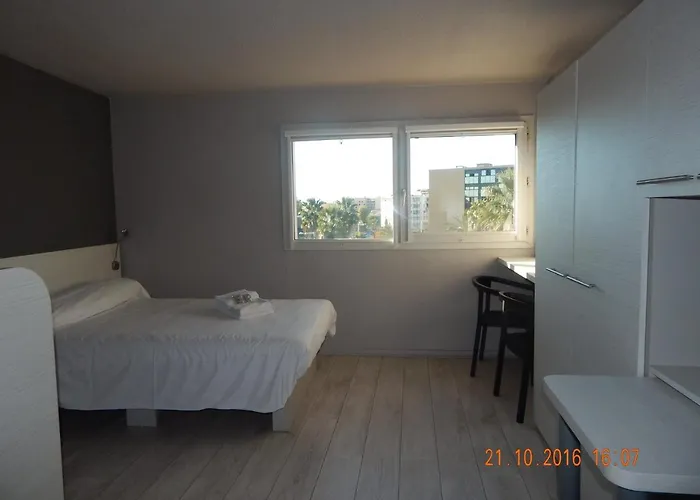 Hotel apartamentowy L'eolienne 2*